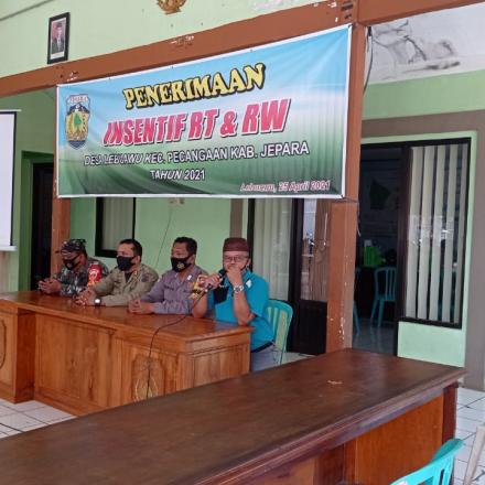 PENERIMAAN INSENTIF RT RW DESA LEBUAWU